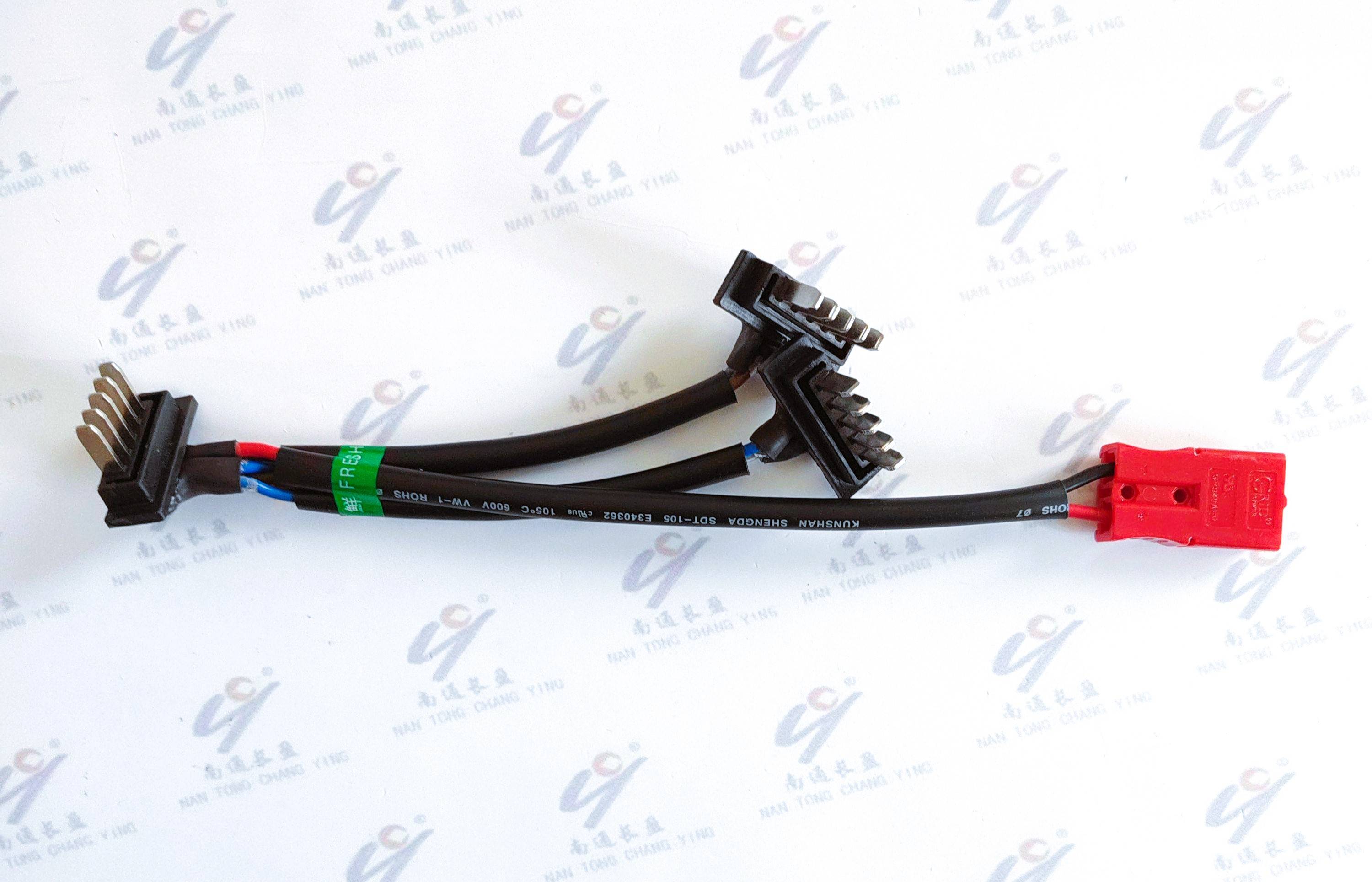 CY0010-005 5芯插头电源线一拖三