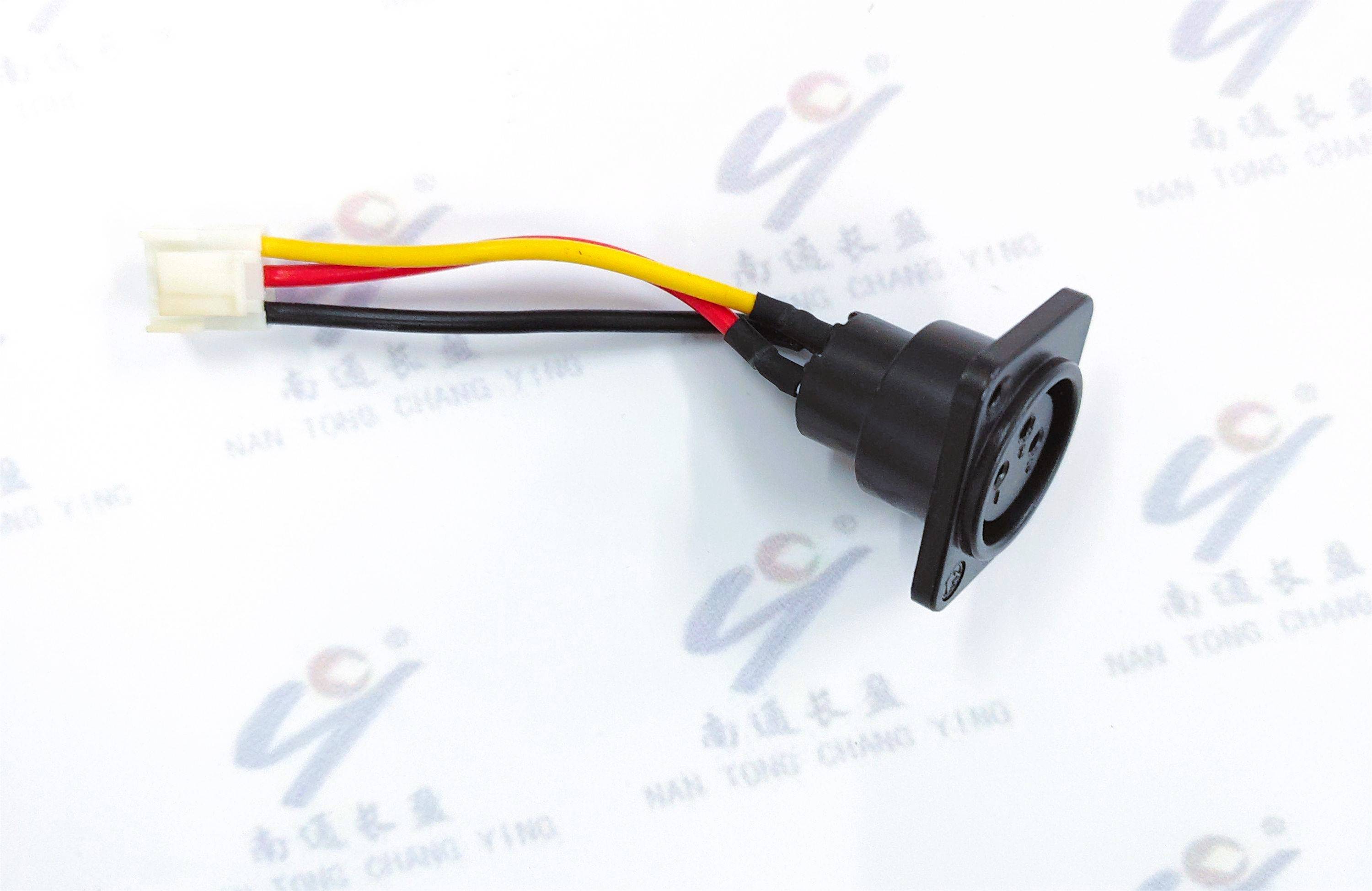 CY0064-005 三芯卡侬座