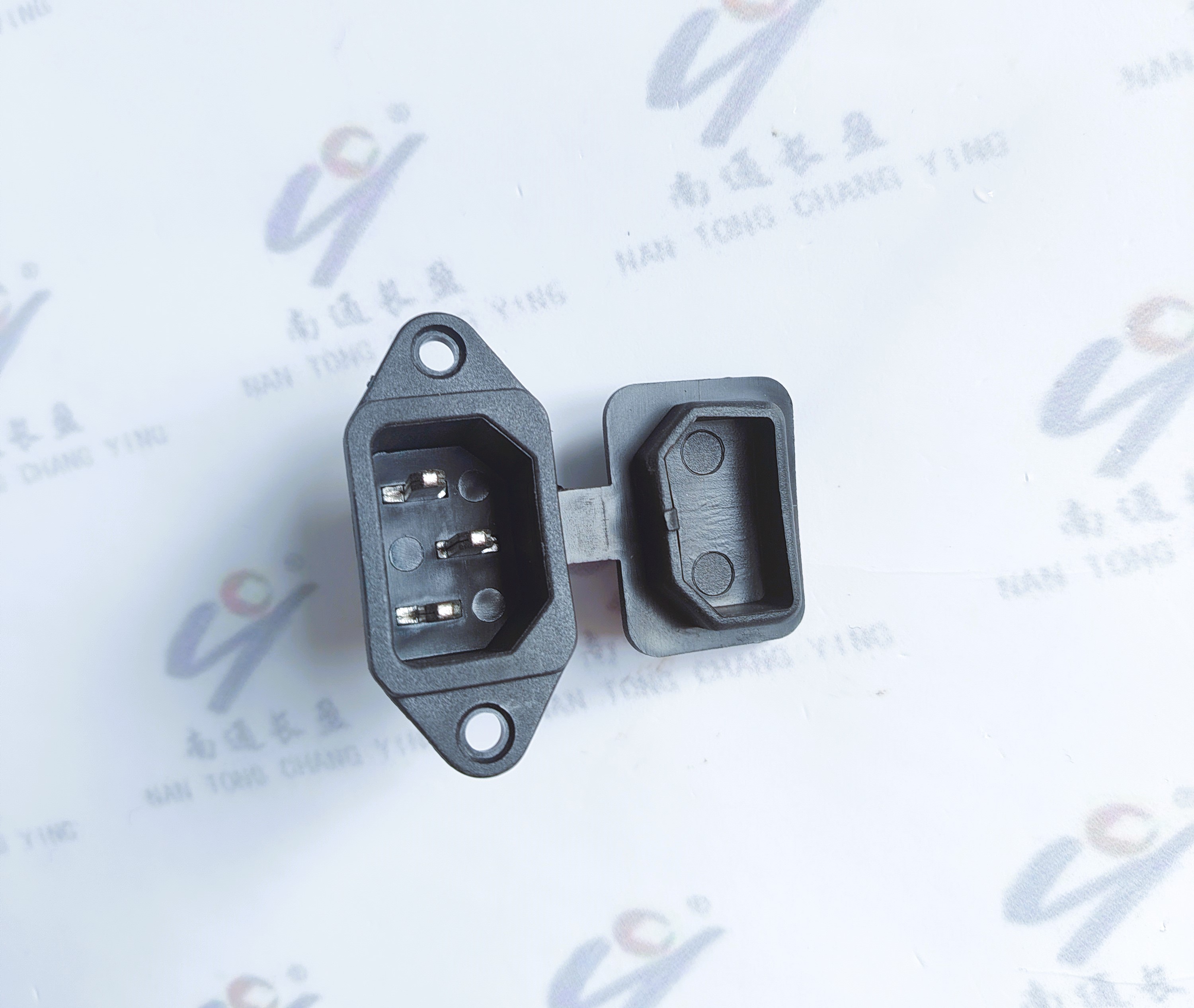 CYH0018-10A 品字尾插座自带软盖子