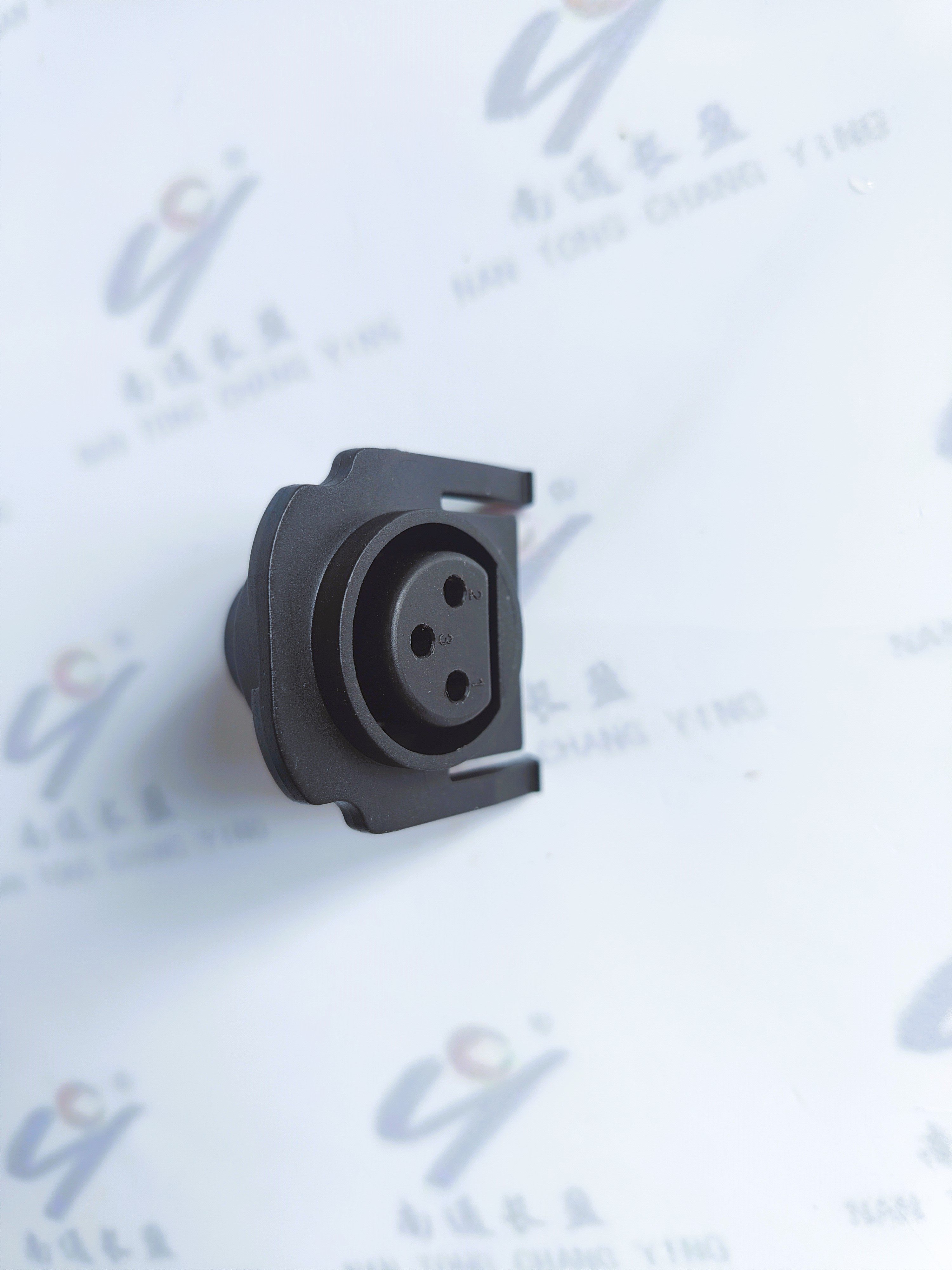 CYH0182-焊板式D型卡侬座