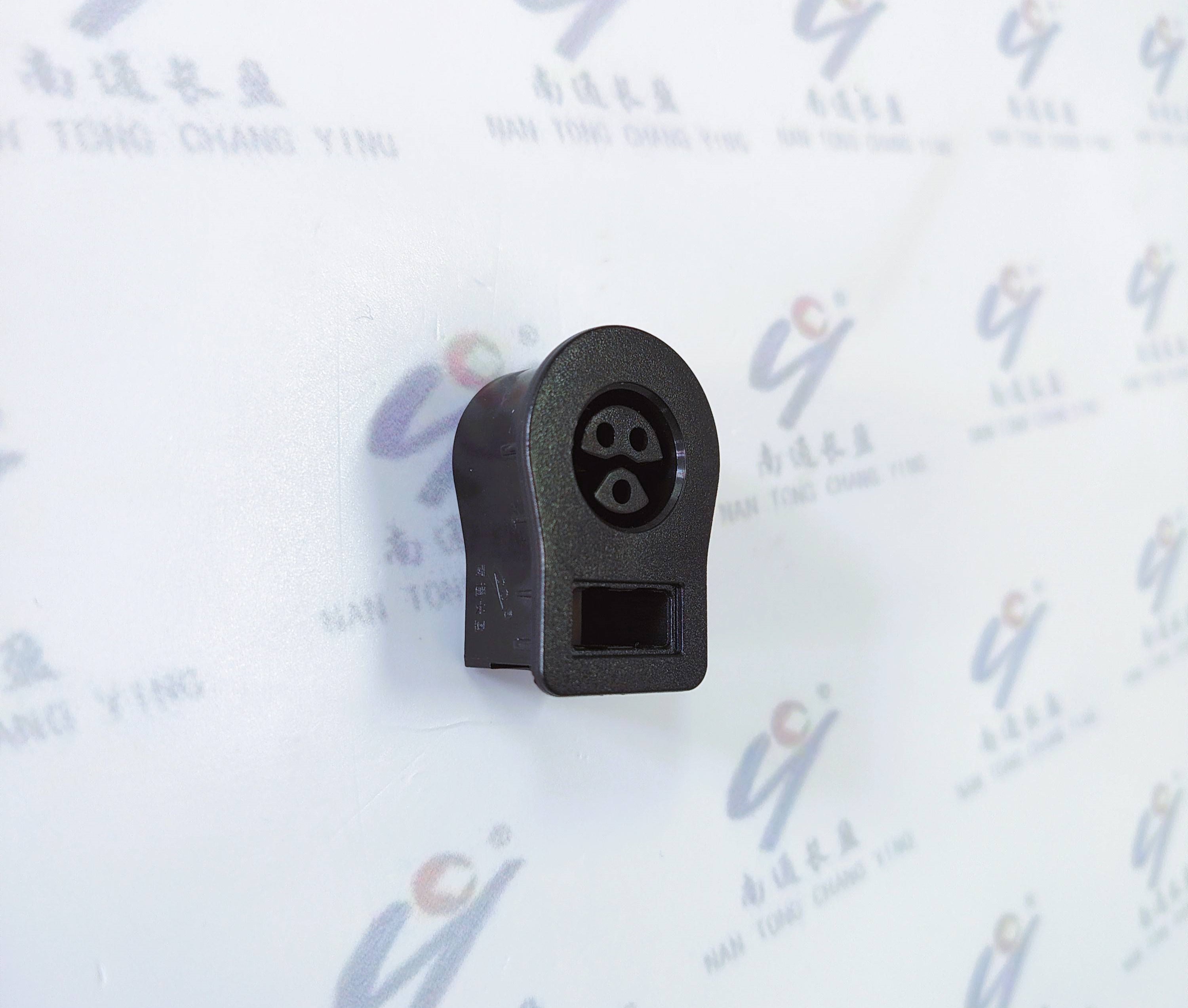 CYM0363-带USB异形卡侬座