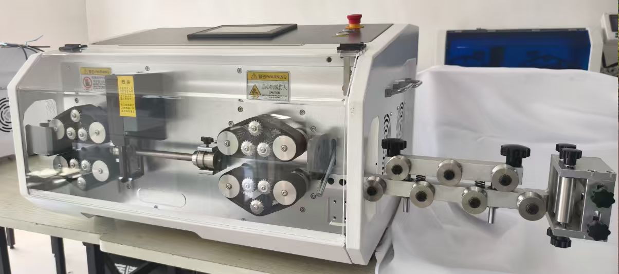 自动裁线脱皮机